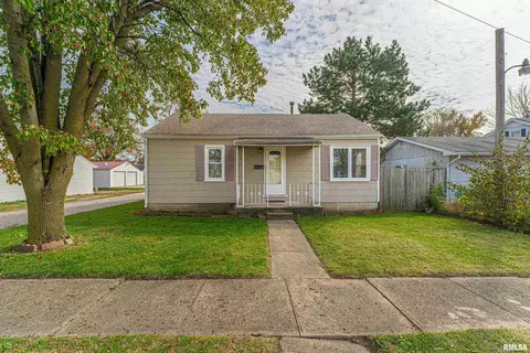 316 S Sheridan St, Lincoln, IL 62656