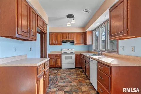 70 Brookside Pl, Springfield, IL 62704 photo 10