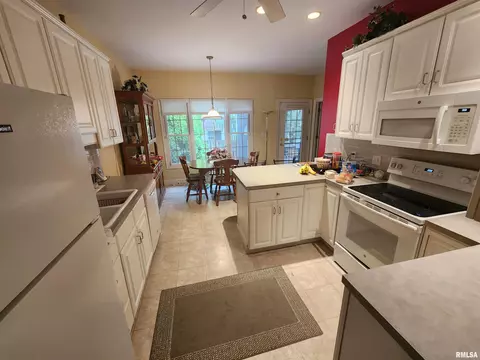 2001 Monteford Cul-de-sac, Springfield, IL 62704 photo 4