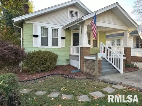 1126 S East St, Jacksonville, IL 62650