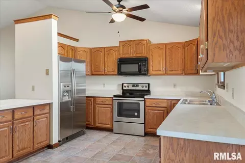 6318 Hayley Ct, Springfield, IL 62712 photo 11