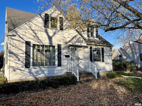 1772 Indiana Dr, Galesburg, IL 61401