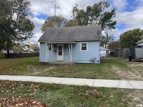 1117 N Noble St, Virden, IL 62690