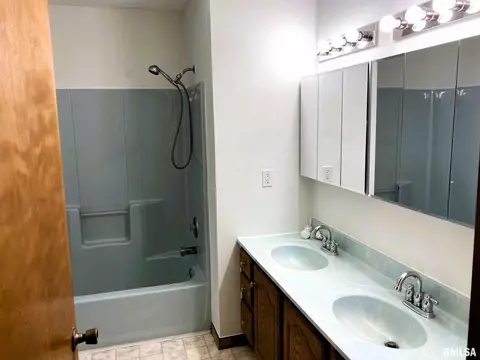 6433 Poe St, Springfield, IL 62707 photo 9
