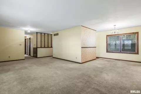 186 Cravens Rd, Springfield, IL 62712 photo 3