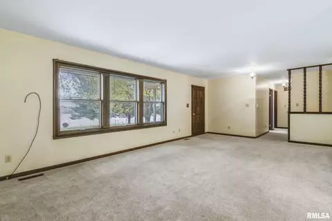 186 Cravens Rd, Springfield, IL 62712 photo 4