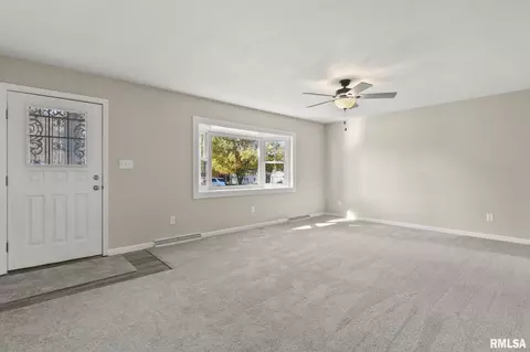 18 Babiak Ln, Springfield, IL 62702 photo 6
