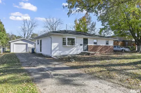 18 Babiak Ln, Springfield, IL 62702