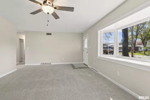 18 Babiak Ln, Springfield, IL 62702 photo 7