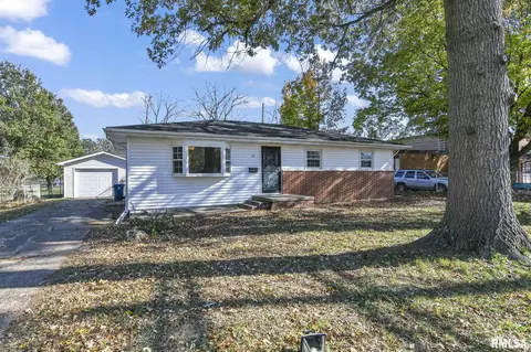18 Babiak Ln, Springfield, IL 62702 photo 2