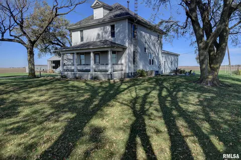 2655 N 1800 E Rd, Blue Mound, IL 62513
