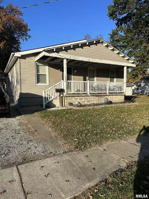 1001 Elm St, Taylorville, IL 62568