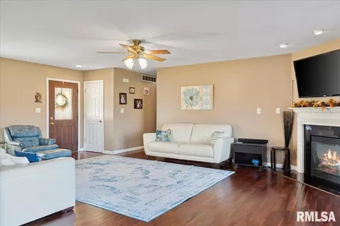 1005 Post Rd, Springfield, IL 62712 photo 5