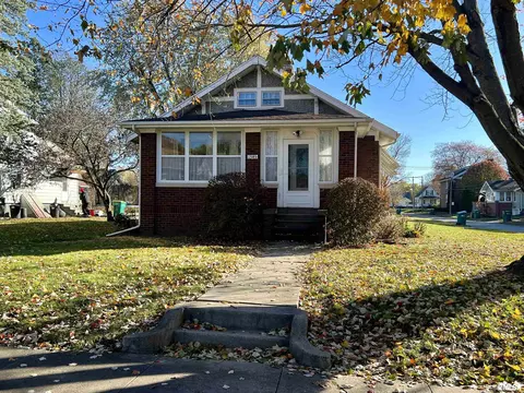 1345 Prairie St, Galesburg, IL 61401