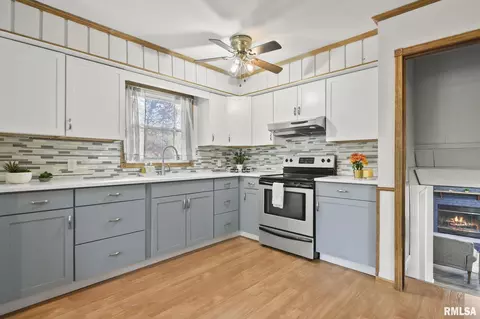 240 Stephenson Ln, Springfield, IL 62707 photo 9