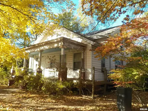 409 E Main St, Rochester, IL 62563