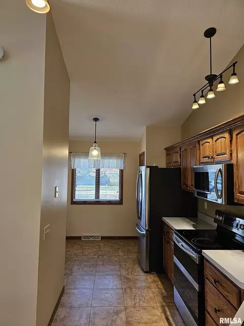 2414 Checkerberry Ln, Springfield, IL 62711 photo 8