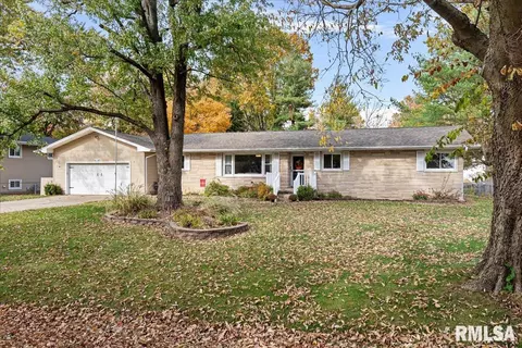 619 E Main St, Rochester, IL 62563
