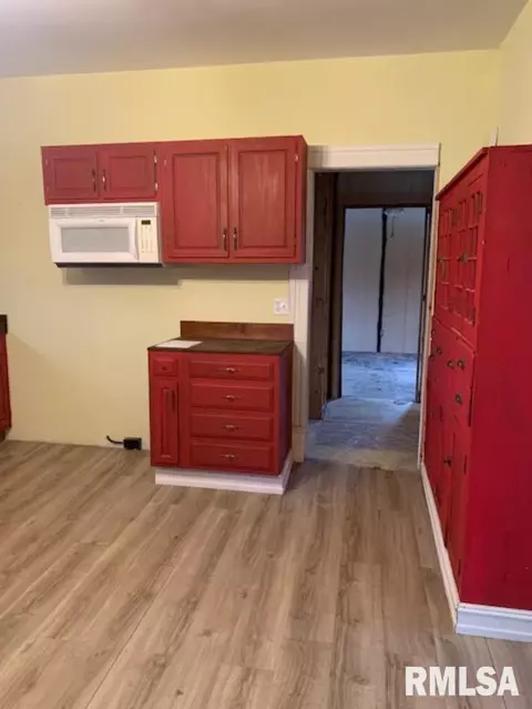 123 E Pine St, Virden, IL 62690 photo 8