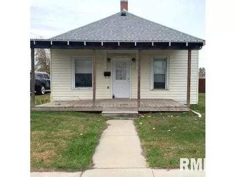 123 E Pine St, Virden, IL 62690