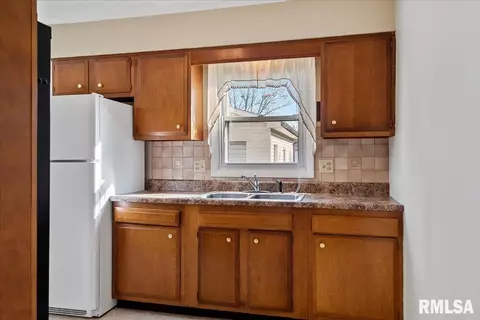 1804 Albert St, Springfield, IL 62702 photo 9