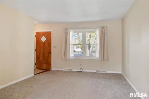 1804 Albert St, Springfield, IL 62702 photo 2