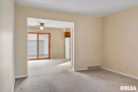 1804 Albert St, Springfield, IL 62702 photo 4