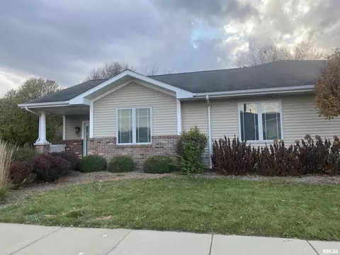 829 Longleaf Ct, Springfield, IL 62711