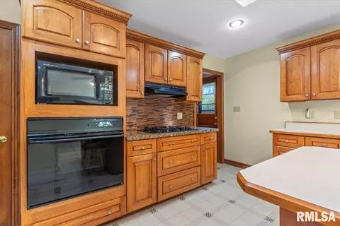 2508 Queensway Rd, Springfield, IL 62702 photo 7