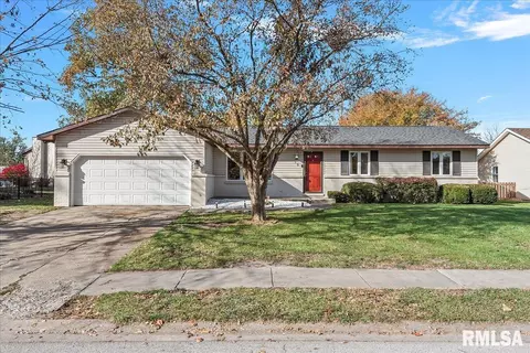 15 Ptarmigan Dr, Chatham, IL 62629