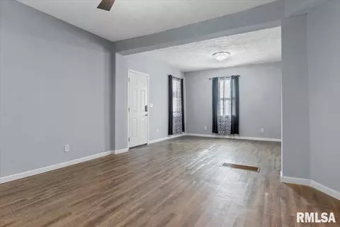 913 Patton Ave, Springfield, IL 62702 photo 6