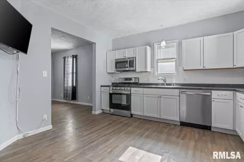 913 Patton Ave, Springfield, IL 62702 photo 9