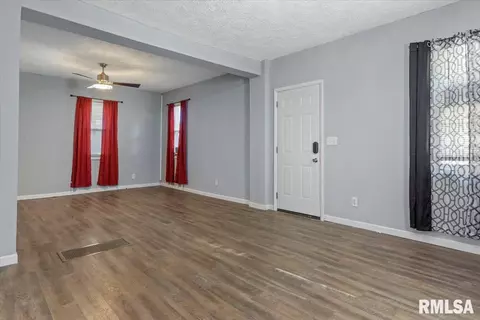 913 Patton Ave, Springfield, IL 62702 photo 5