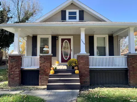 1619 S East St, Jacksonville, IL 62650