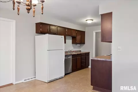 243 Nottingham Rd, Springfield, IL 62704 photo 9