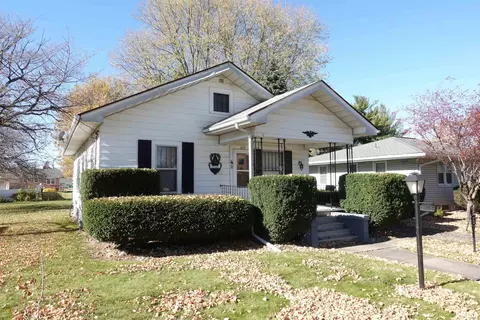 218 Madison St, Galesburg, IL 61401