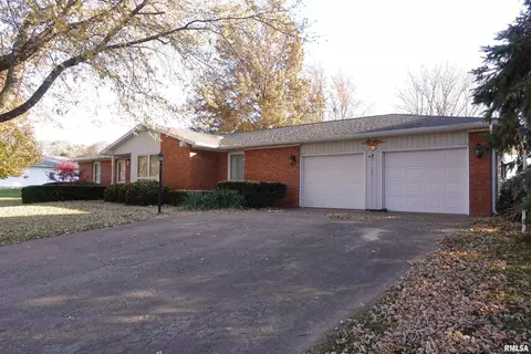 308 Sunshine Dr, Rio, IL 61472
