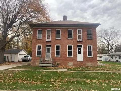 185 E Maple St, Roseville, IL 61473