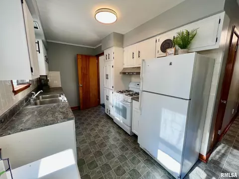 514 N Scott St, Mount Pulaski, IL 62548 photo 5