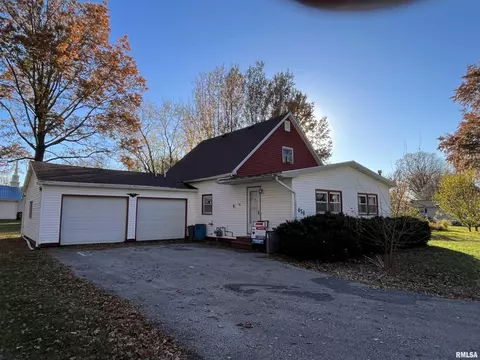 654 E Crickenberger Ave, Nokomis, IL 62075