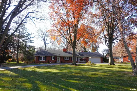 1744 N Academy St, Galesburg, IL 61401