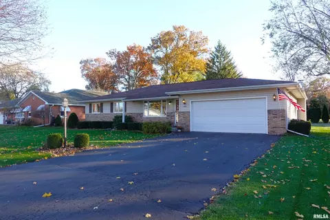 100 Circle Dr, Galesburg, IL 61401