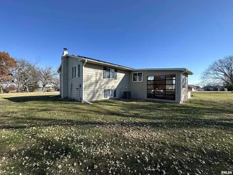 69 Bricker Cir, Avon, IL 61415 photo 9