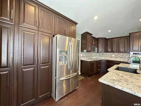 69 Bricker Cir, Avon, IL 61415 photo 23