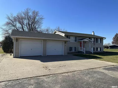 69 Bricker Cir, Avon, IL 61415 photo 3