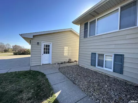 69 Bricker Cir, Avon, IL 61415 photo 12