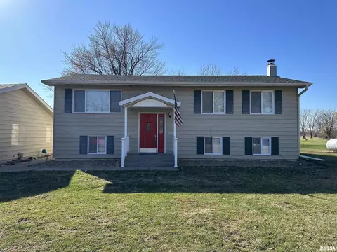 69 Bricker Cir, Avon, IL 61415 photo 2