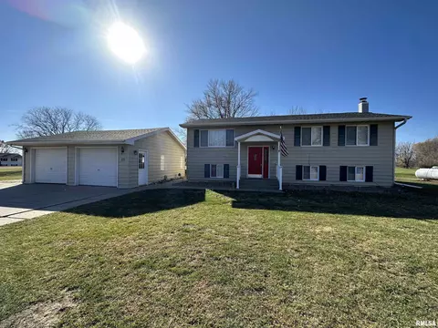 69 Bricker Cir, Avon, IL 61415