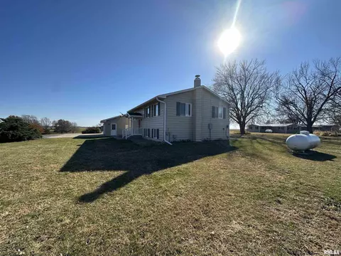 69 Bricker Cir, Avon, IL 61415 photo 10
