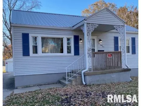 961 N Hill Ave, Decatur, IL 62522